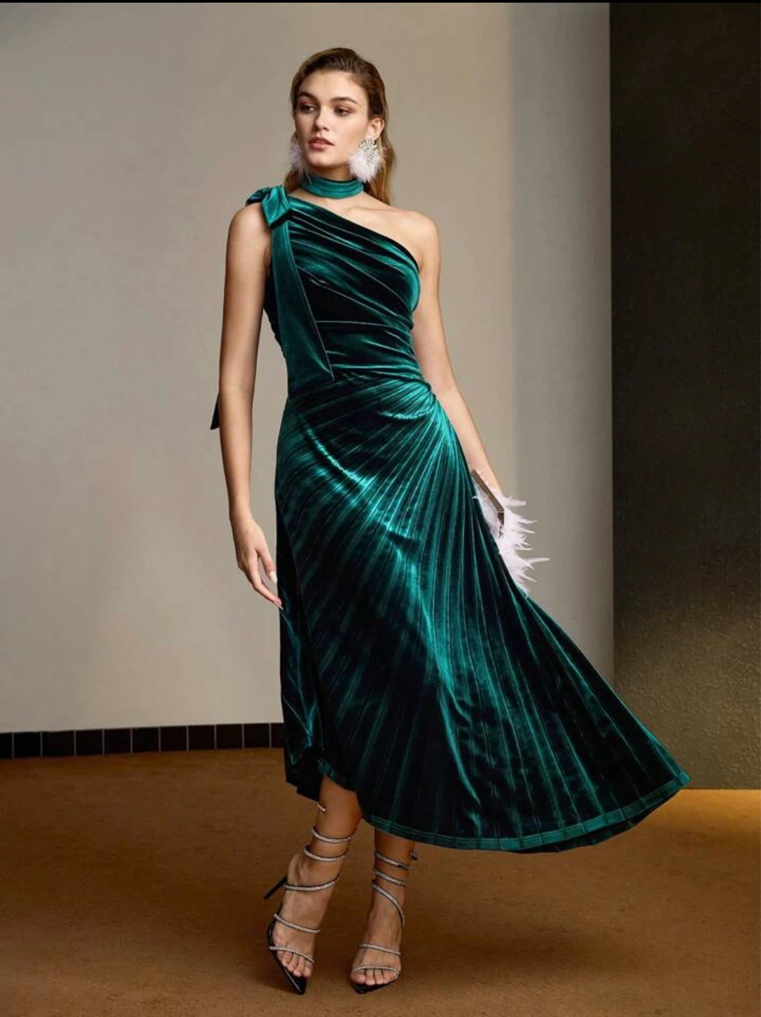 Emerald Green Velvet One-Shoulder Dress