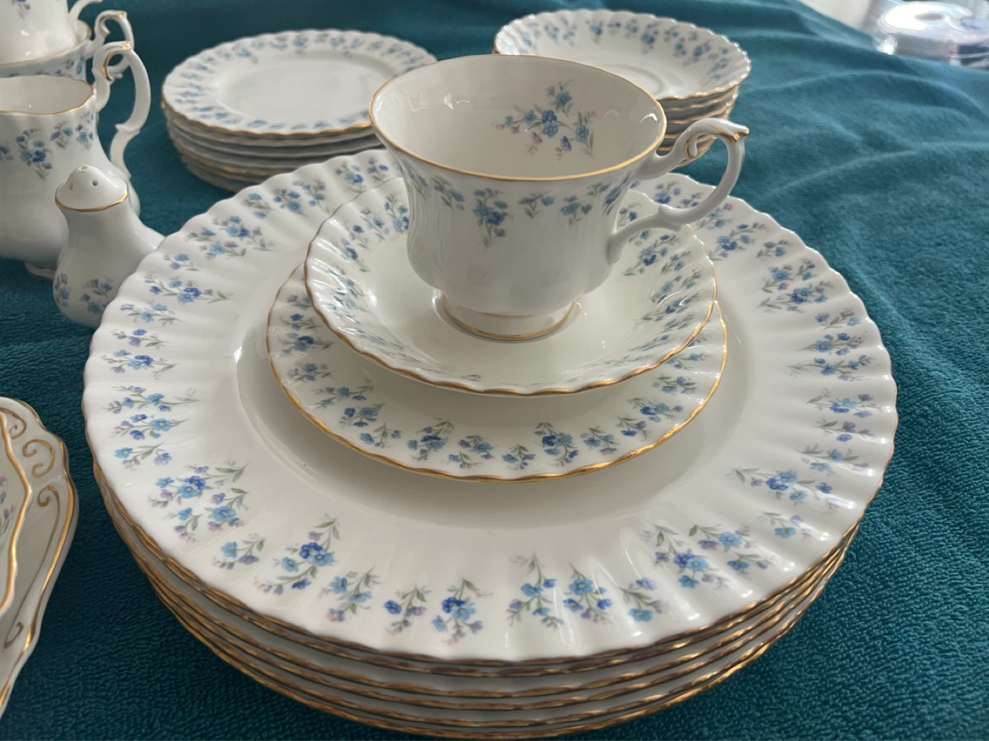 Royal Albert “Memory Lane” Fine China - photo 2