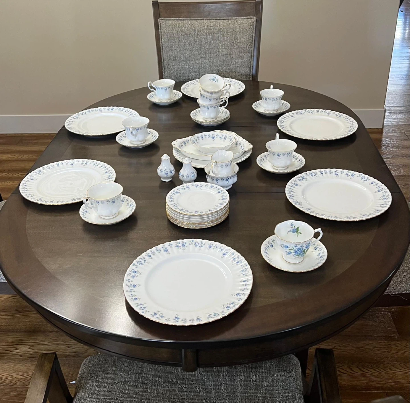 Royal Albert “Memory Lane” Fine China - photo 3
