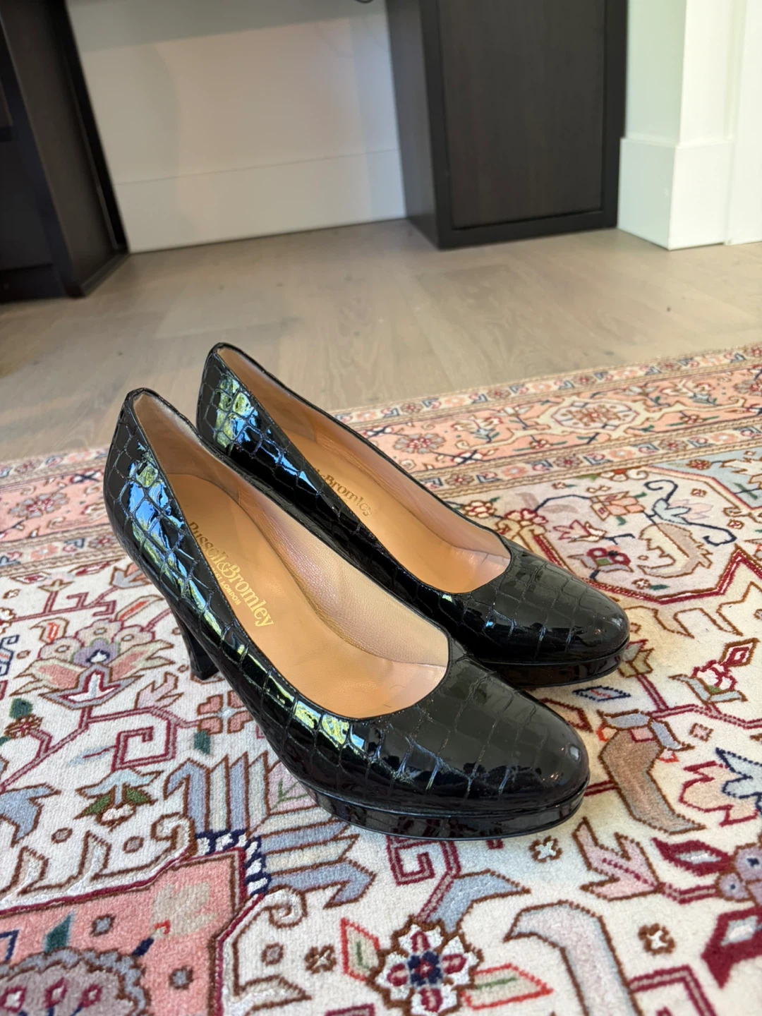 Russell & Bromley VINTAGE Black Croc Heels Size 41