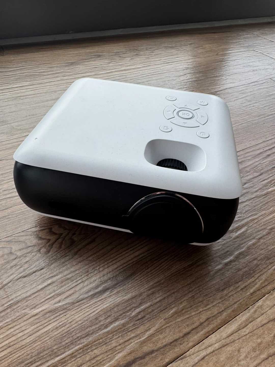 1-YEAR White Portable Projector