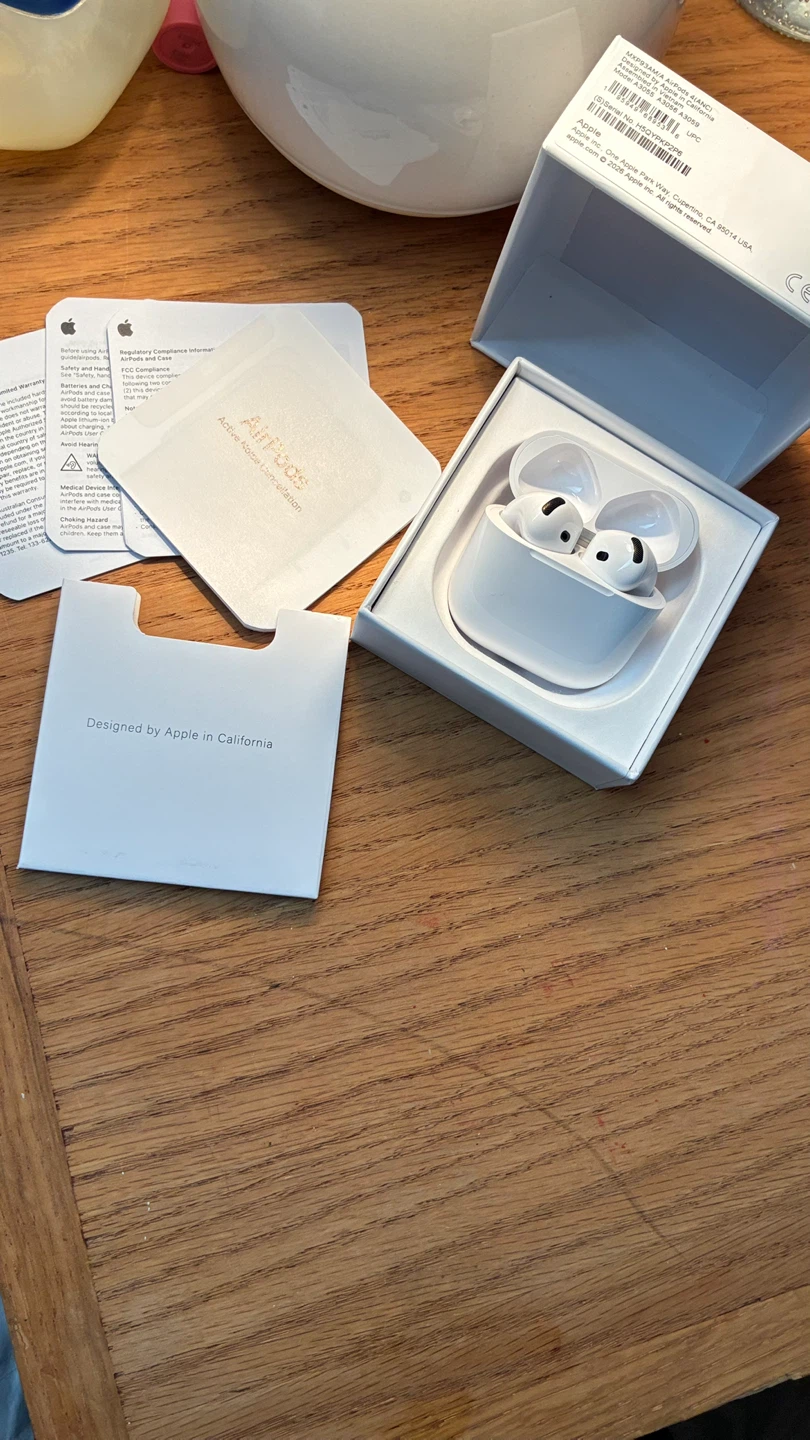 Apple AirPods 4  with Active Noise Cancellation