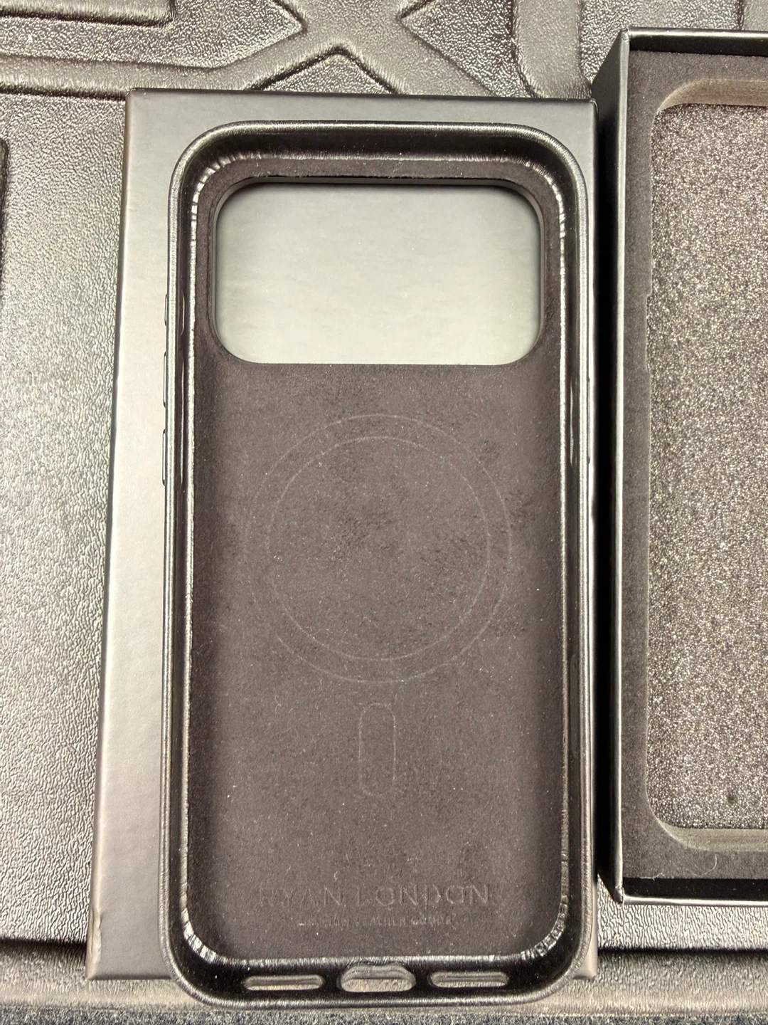 Ryan London Genuine Leather iPhone Case - photo 5