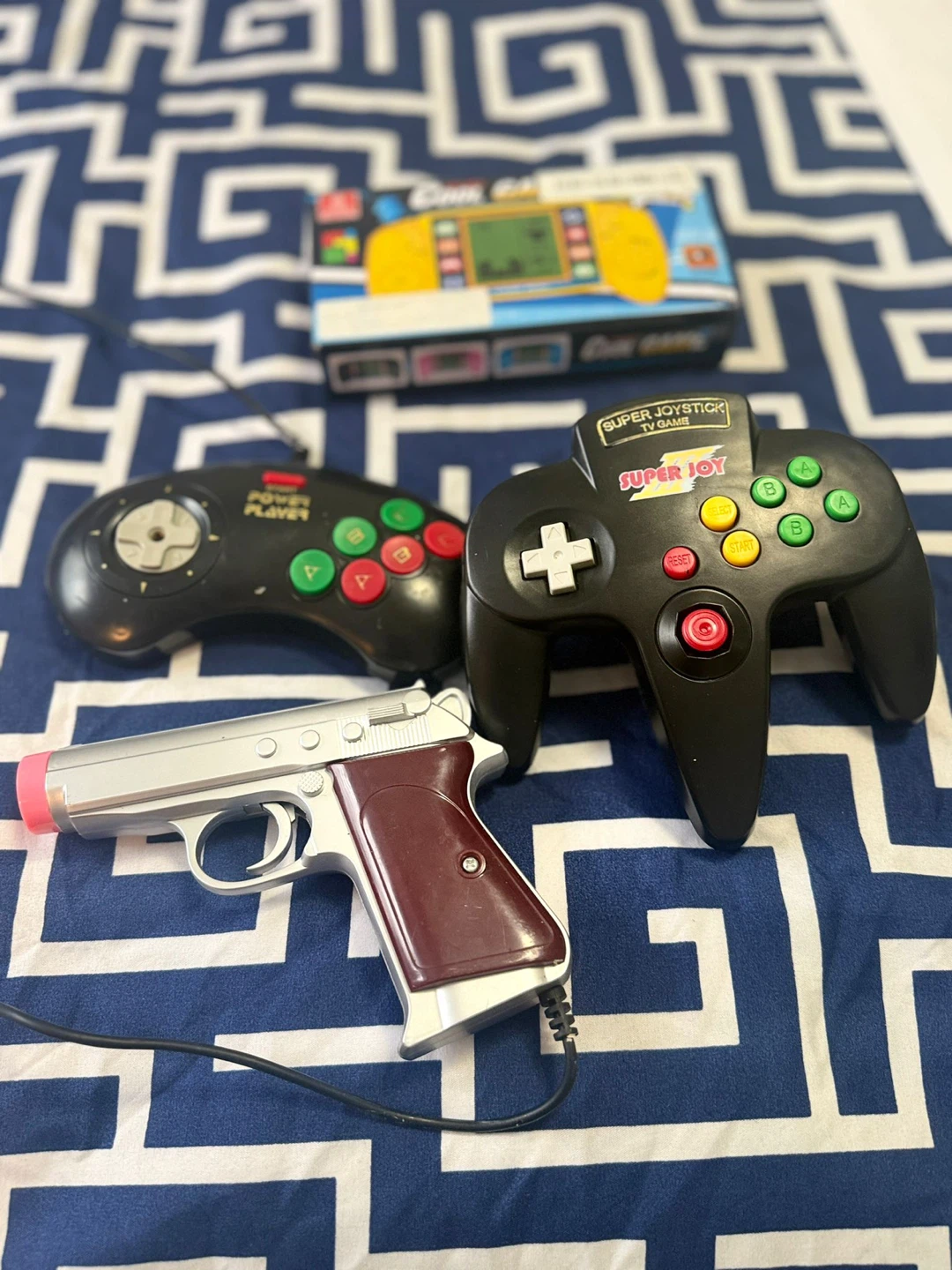 Mario .Joystick TV Game Console with Controllers and Light Gun