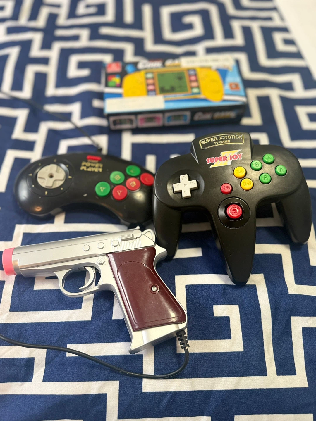 Mario .Joystick TV Game Console with Controllers and Light Gun - photo 2