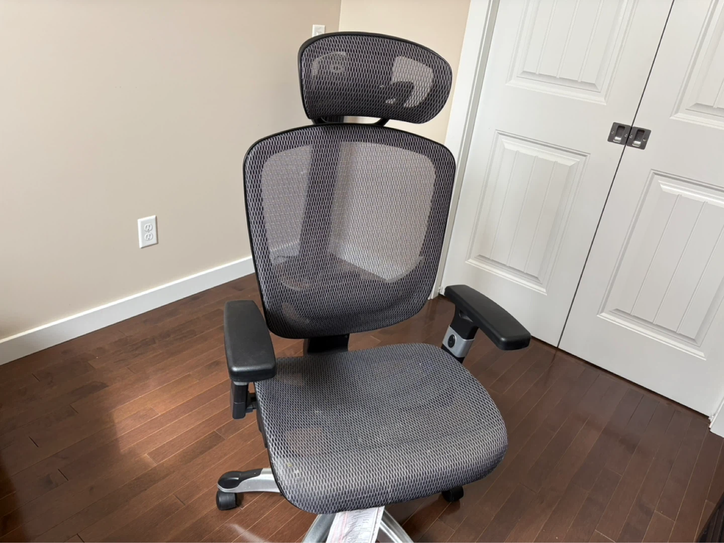 Ergonomic Mesh Office Chair