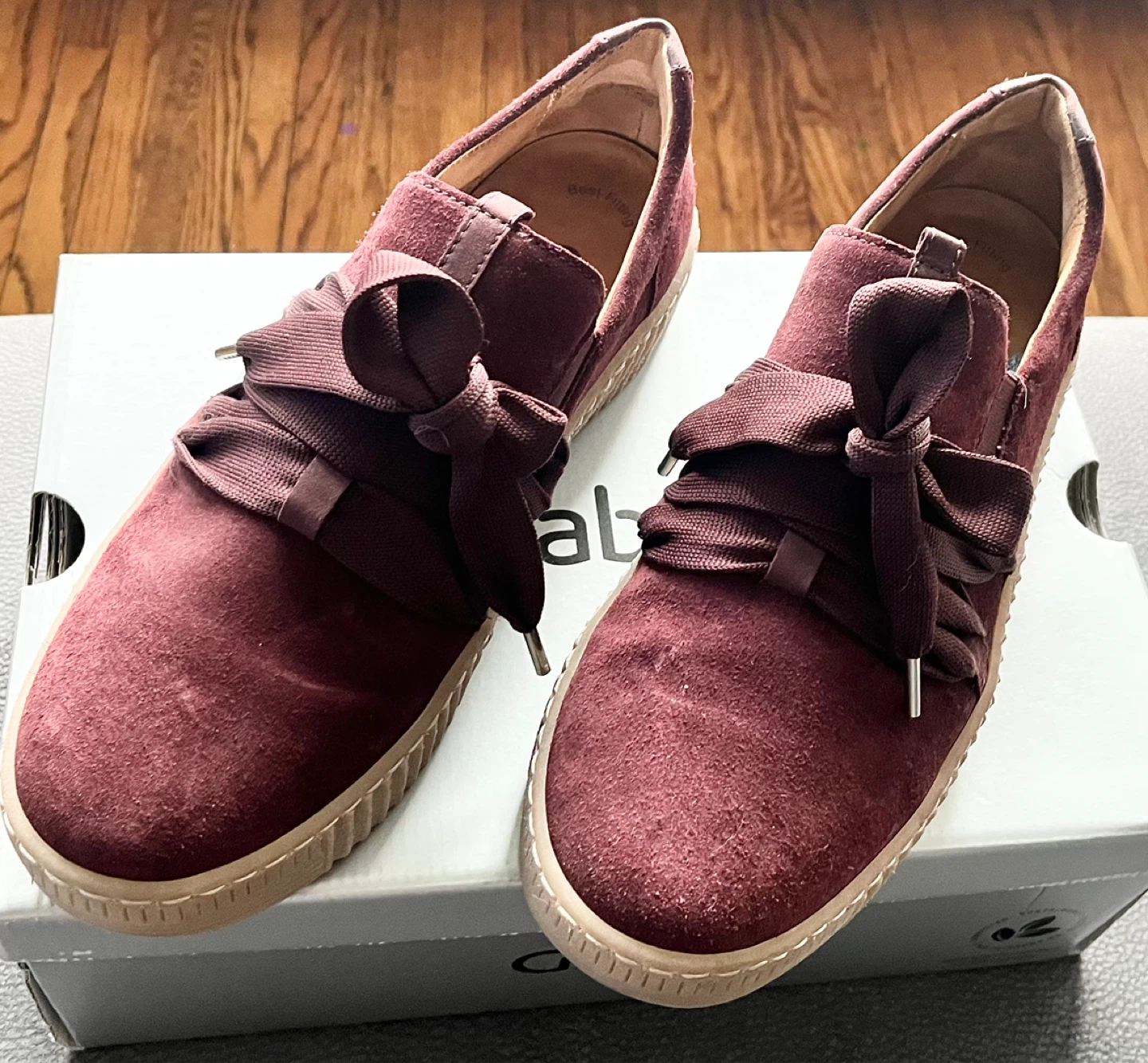 Gabor women’s shoes size 9 /Nubuk Merlot Sneakers