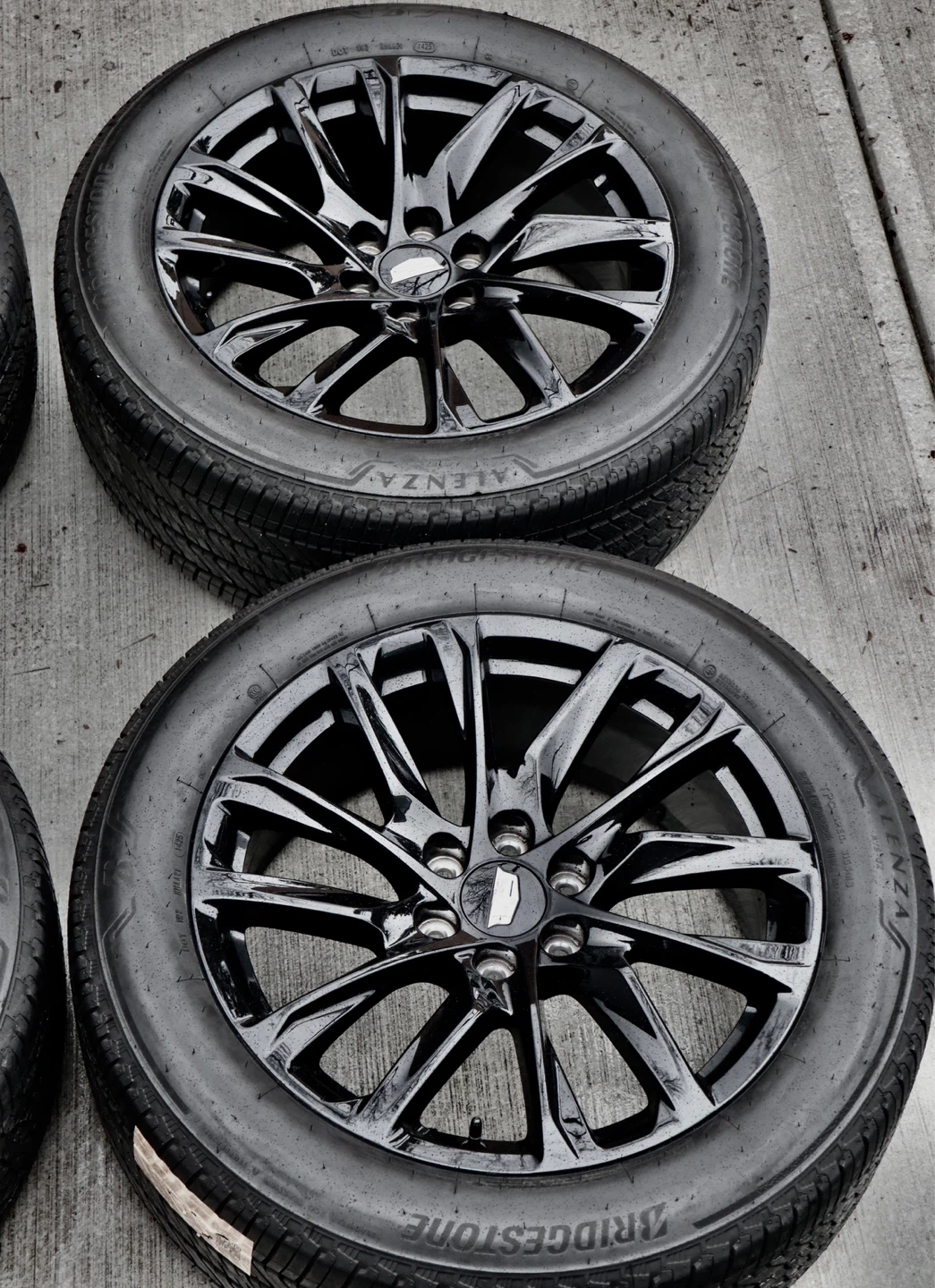 Cadillac Escalade wheels and tire - photo 3