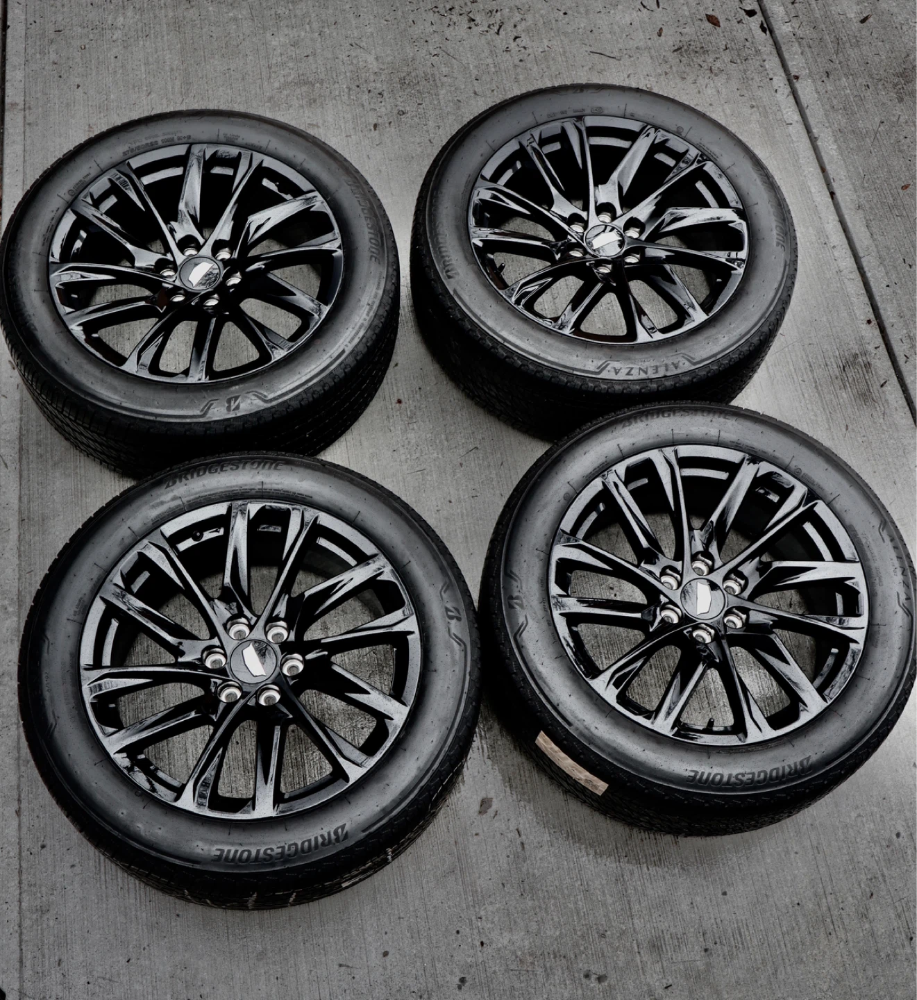 Cadillac Escalade wheels and tire