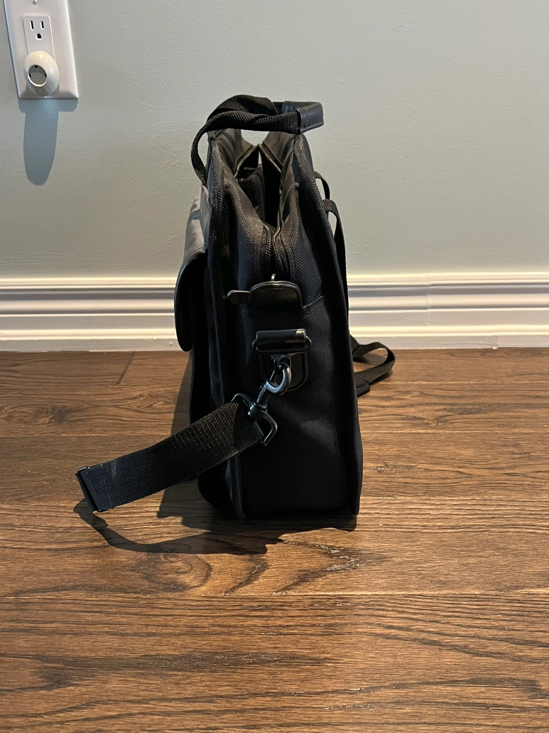 Black Messenger Bag / Laptop Bag - photo 4