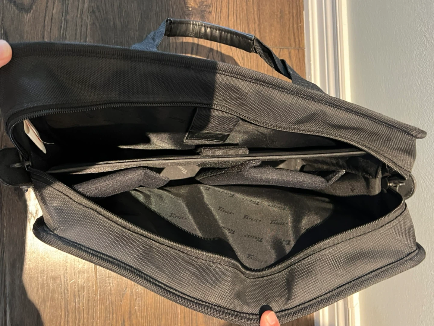 Black Messenger Bag / Laptop Bag - photo 5