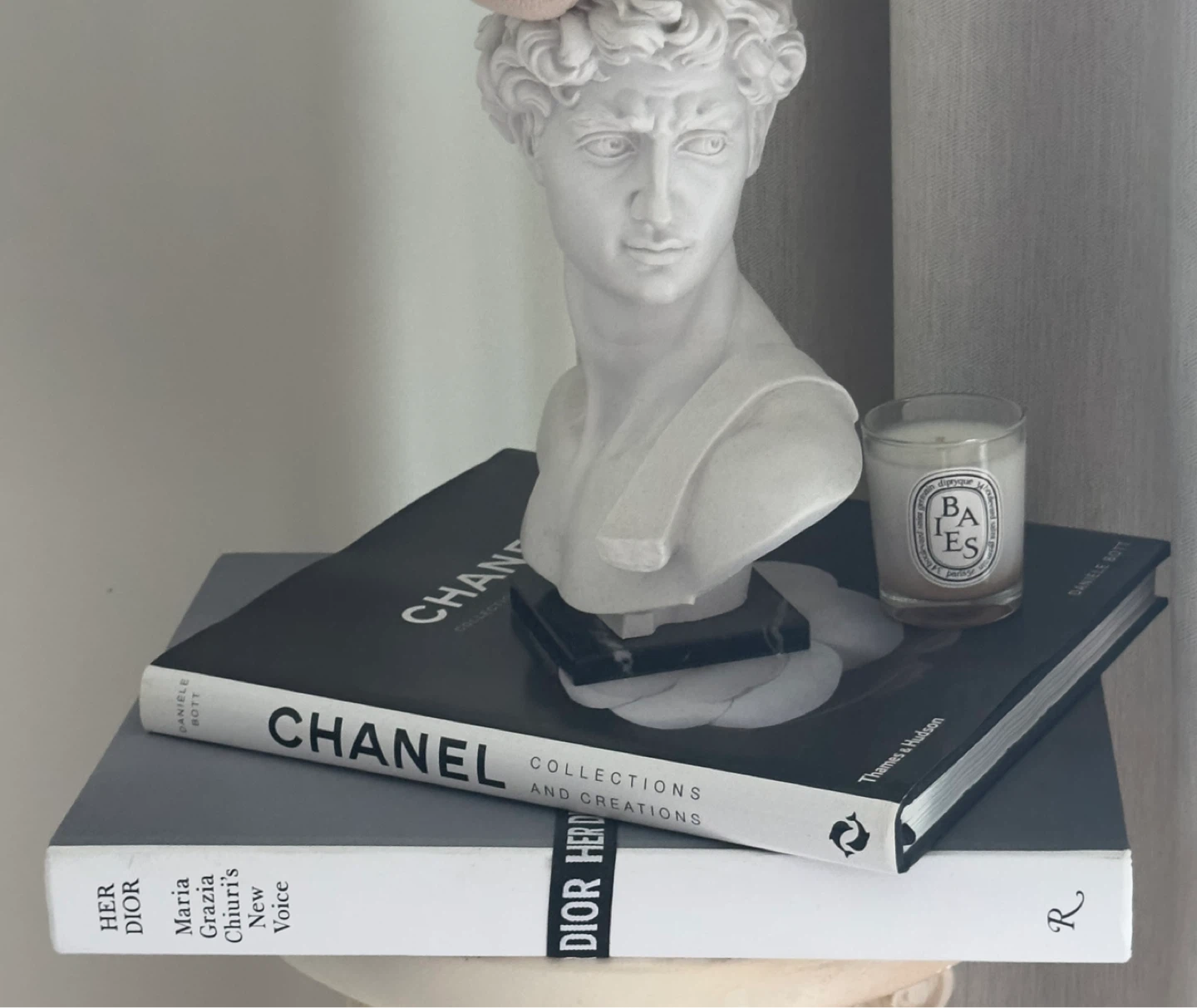 White Stone/Marble Bust Sculpture Set - photo 2