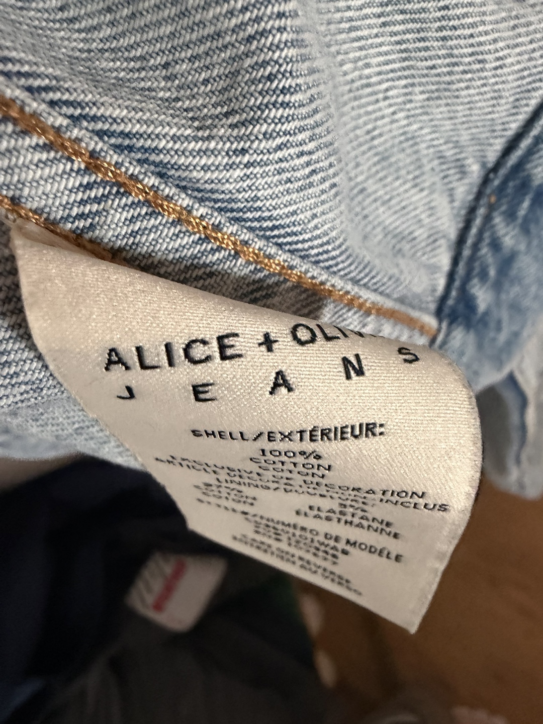 Alice + Olivia Jeans Denim Jacket with sparkly Detail - photo 4