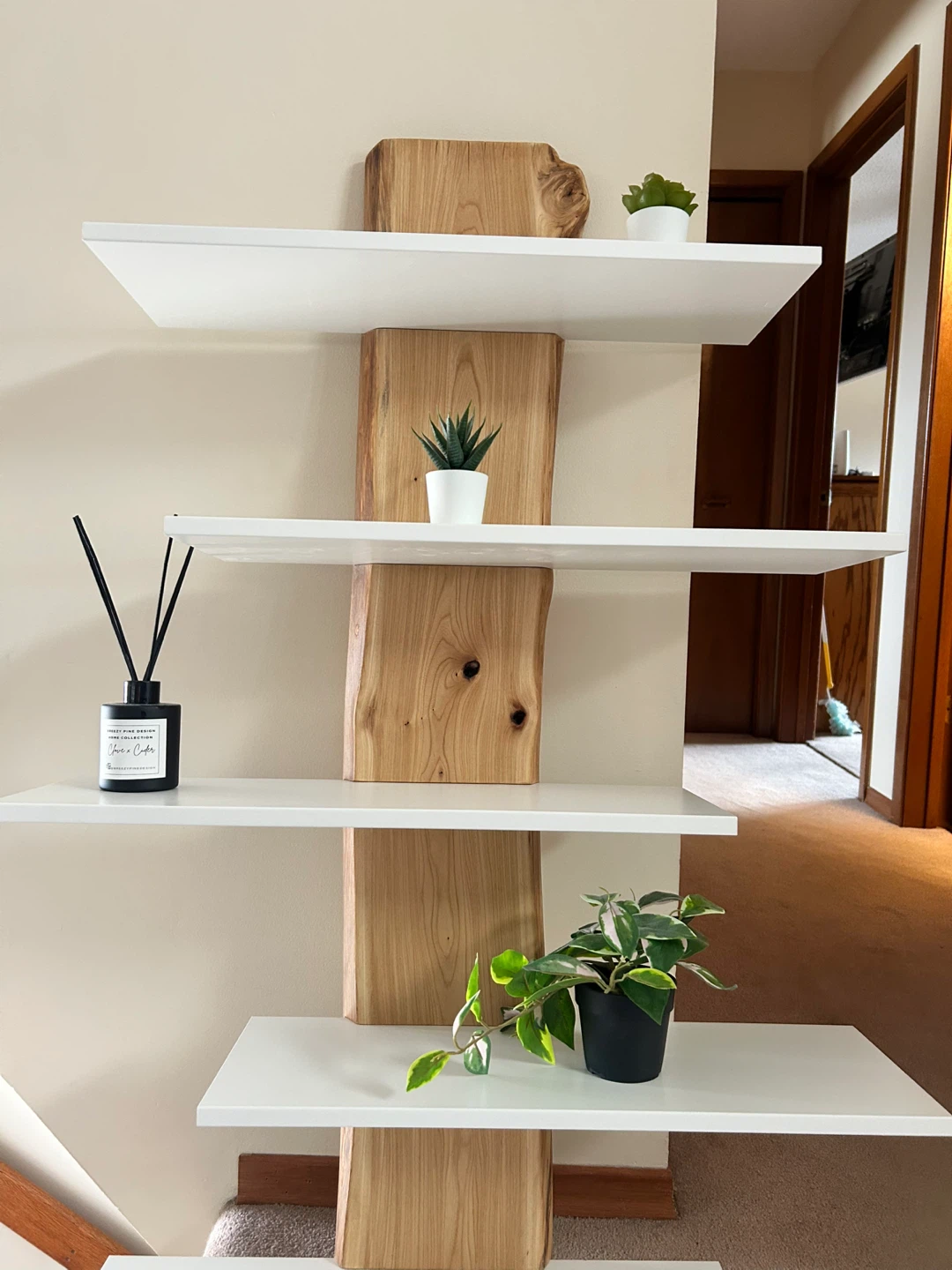 Decorative shelf