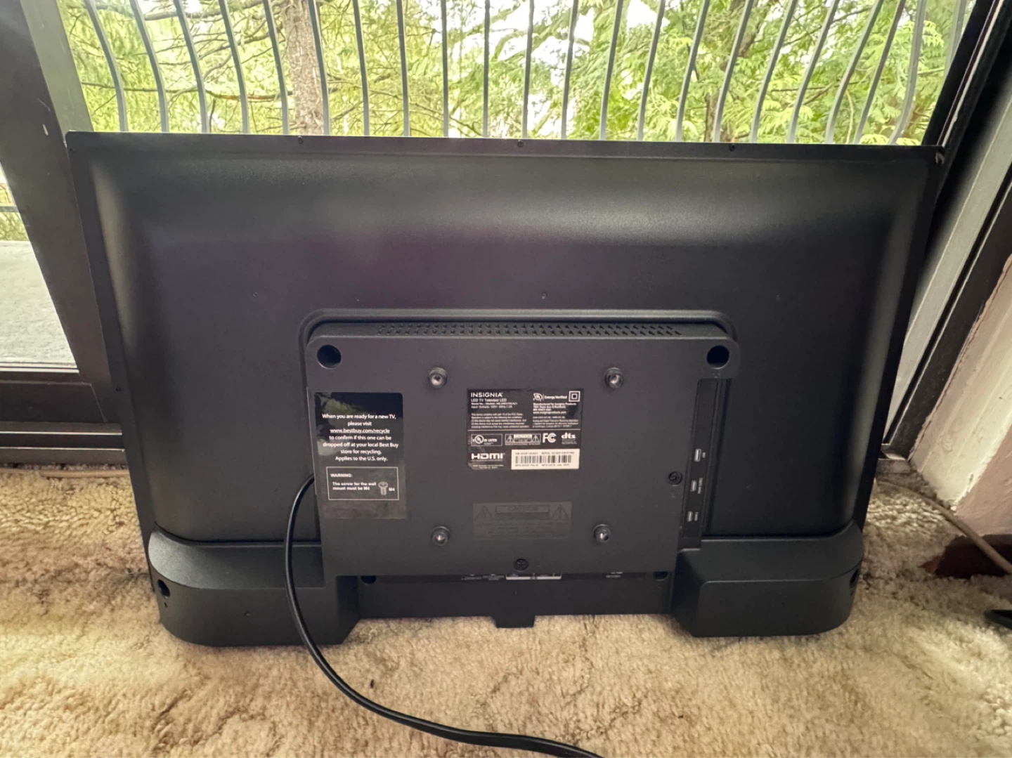 Insignia 24" LED TV NS-24D310CA21 - photo 4