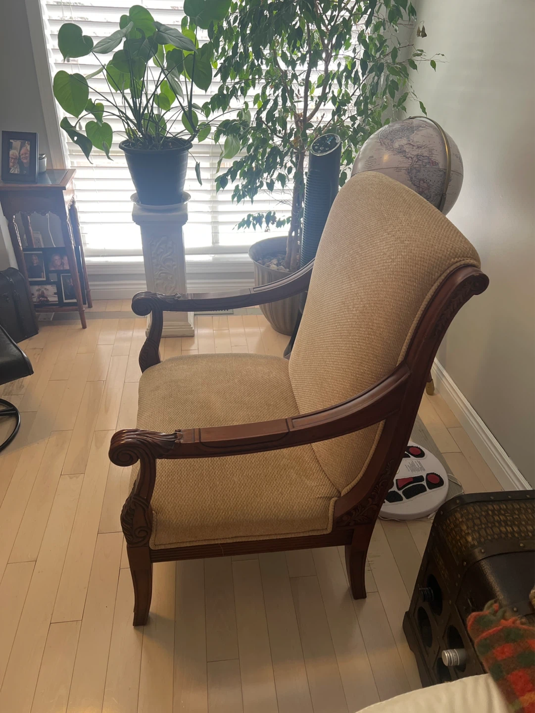 Ornate Accent Armchair - photo 3
