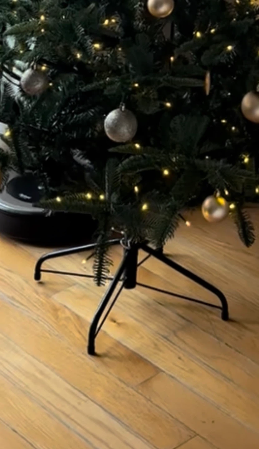 Pre-lit Artificial Christmas Tree (5 feet) - photo 4