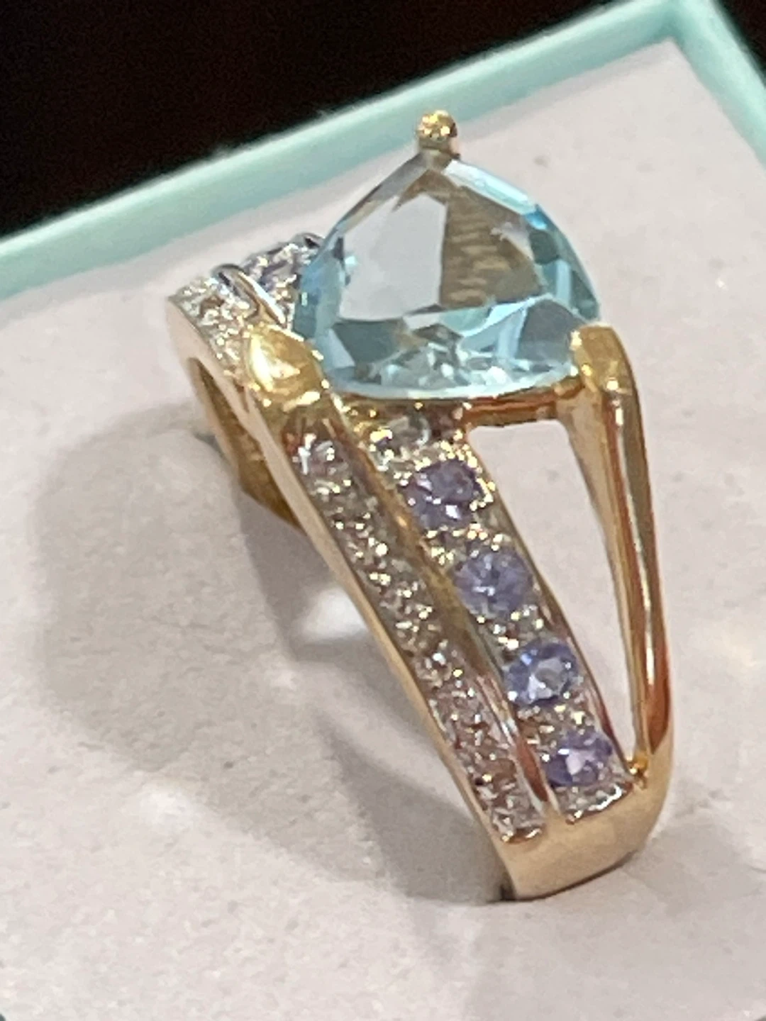 10k yellow gold Ring with tanzanite  aquamarine Gems