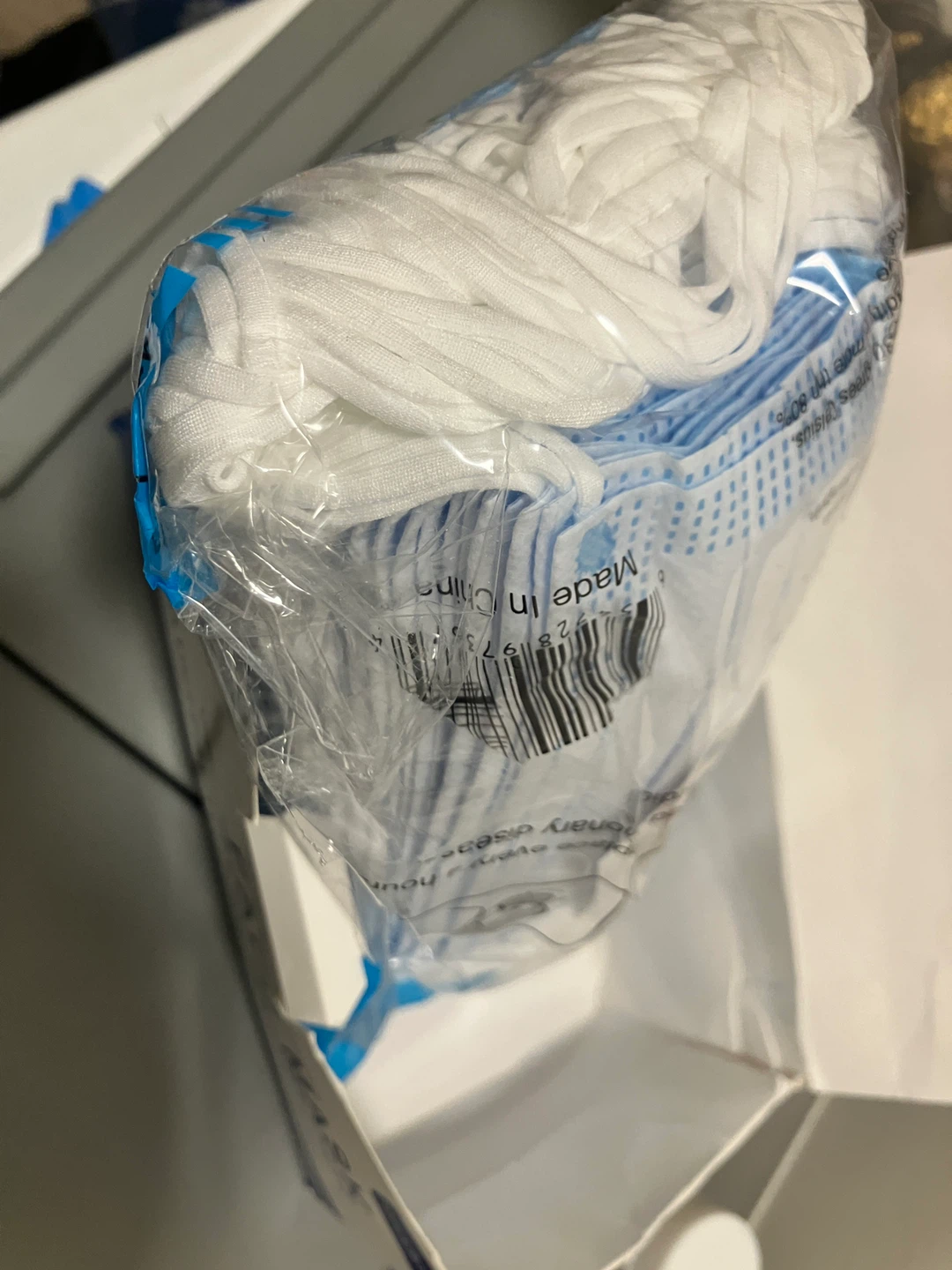 New Disposable face mask 50pcs - photo 2