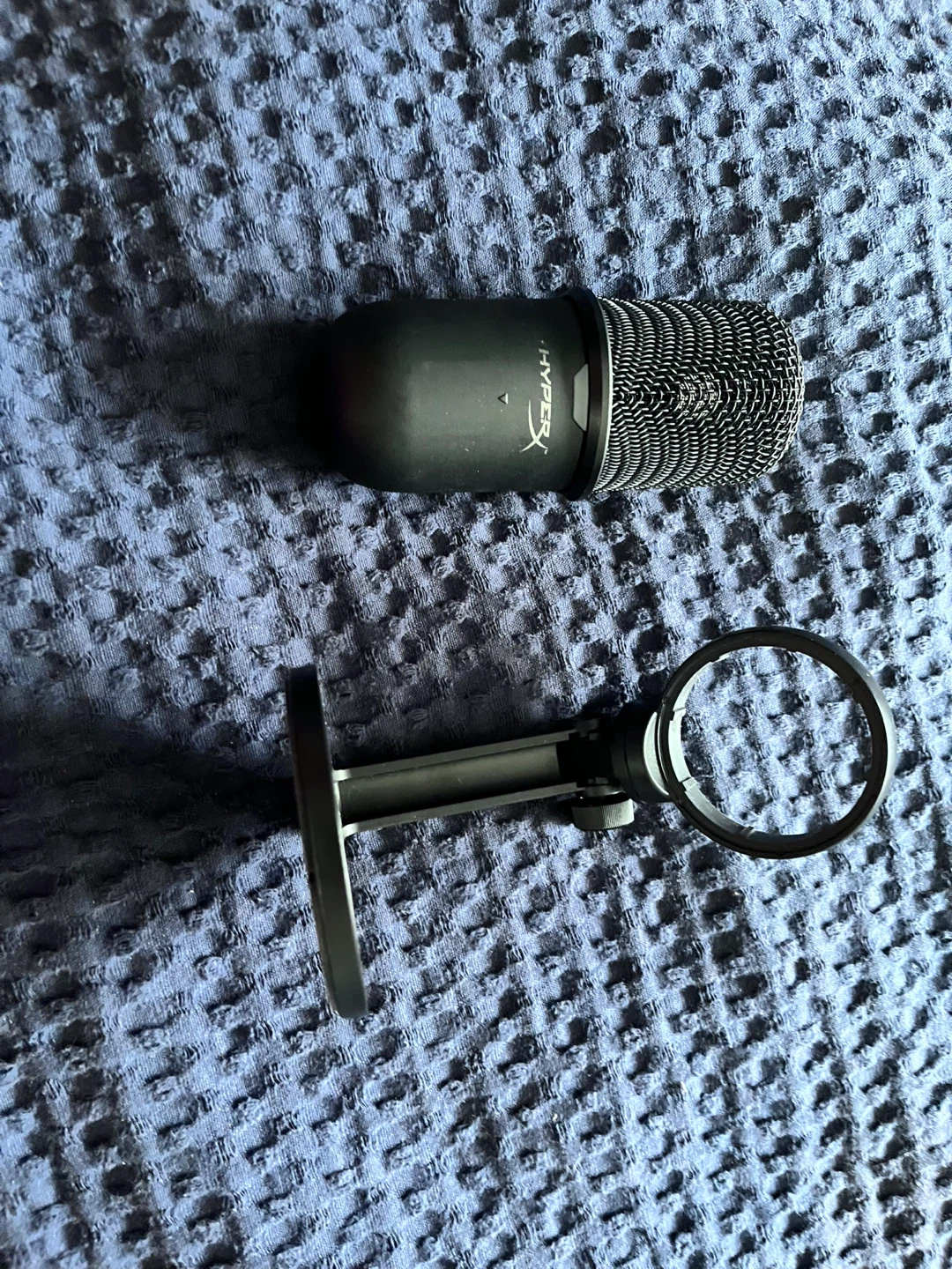 HyperX solo cast Microphone with Stand