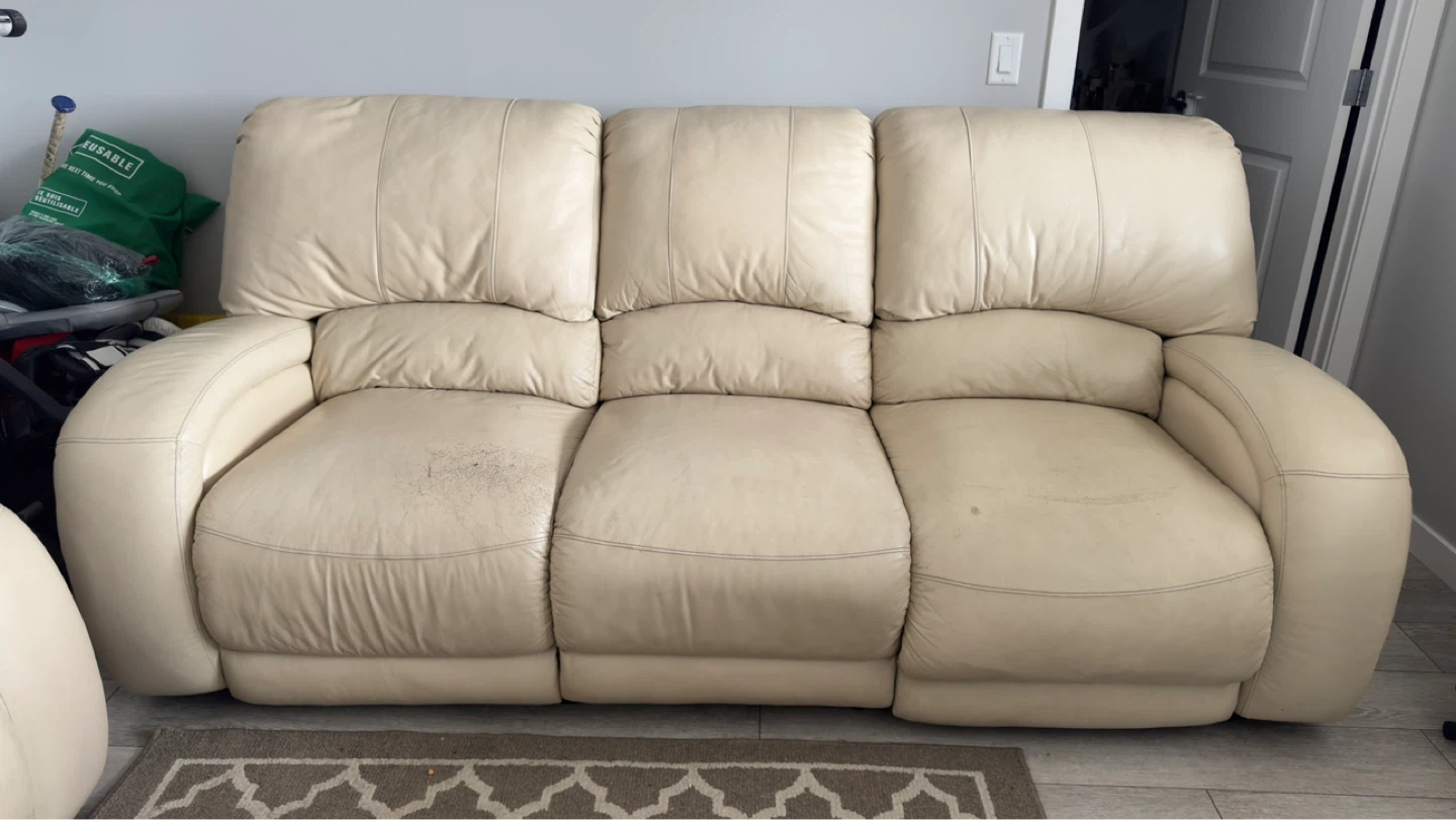 Cream Leather Sofa with Recliner - photo 3