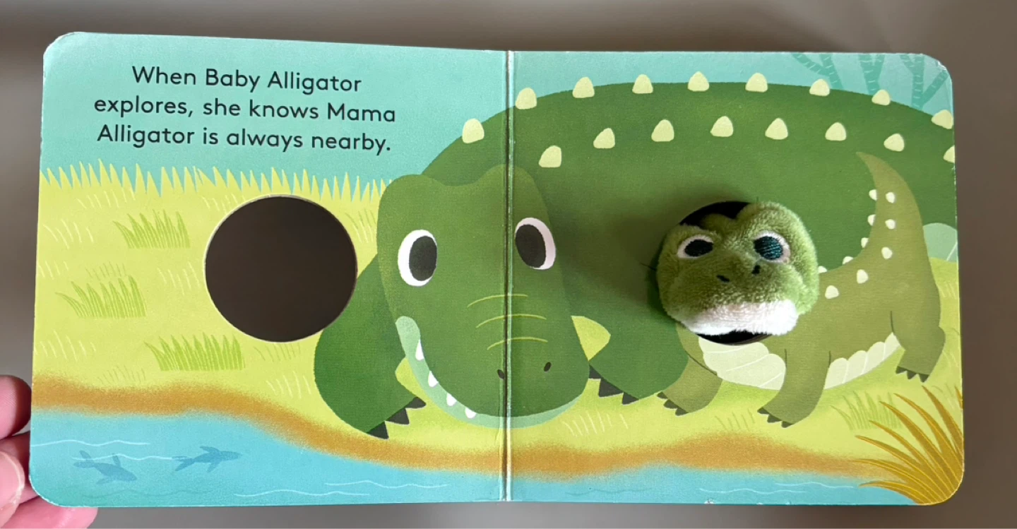 Baby Alligator Finger Puppet Book - photo 2