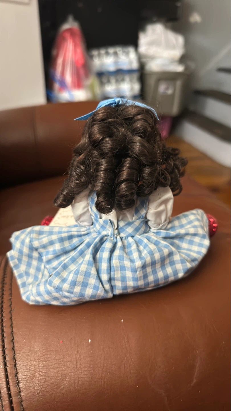 2001 Madame Alexander Dorothy Doll - photo 3