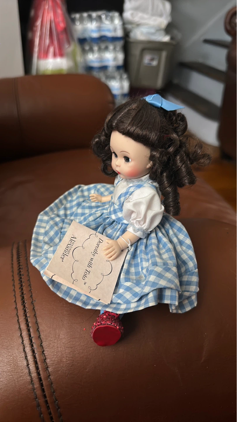 2001 Madame Alexander Dorothy Doll - photo 2