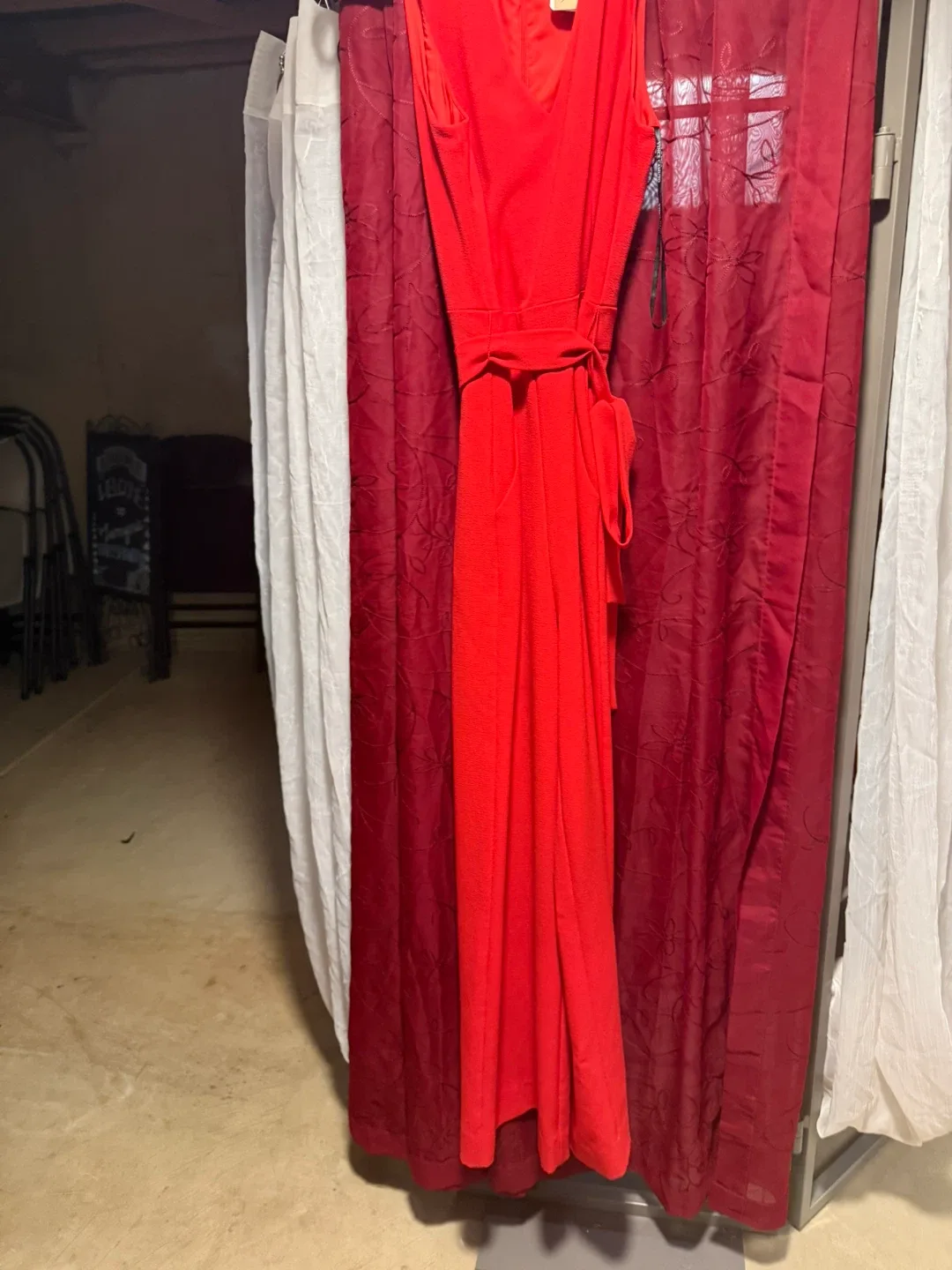 Vince Camuto Red V-Neck Jumpsuit Size 10 - photo 2