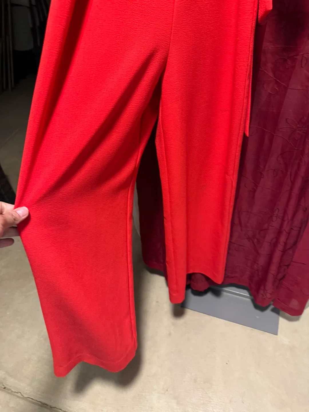 Vince Camuto Red V-Neck Jumpsuit Size 10 - photo 5