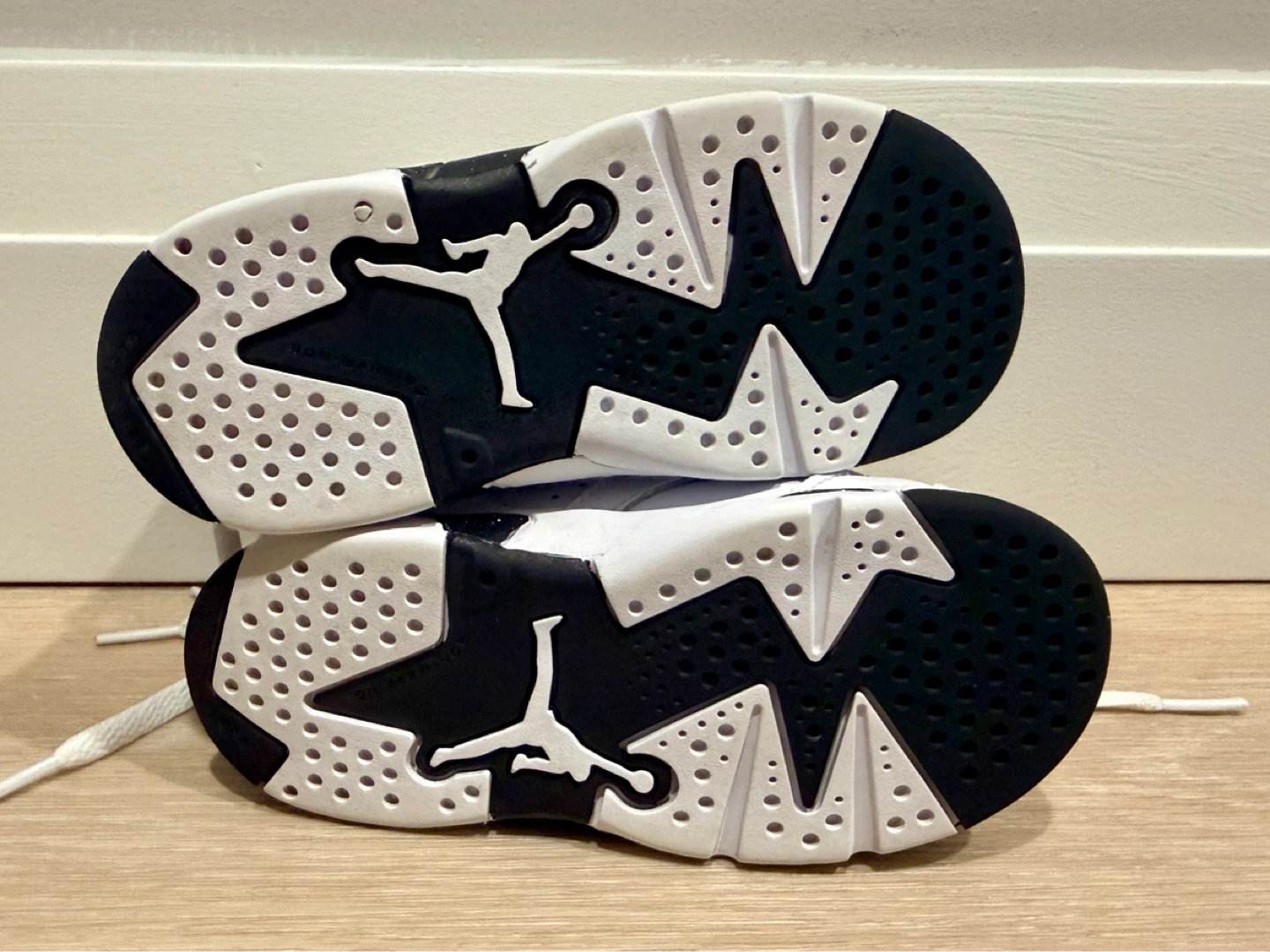Jordan 6 Retro TD Toddler Shoes White Black Size 8C - photo 2