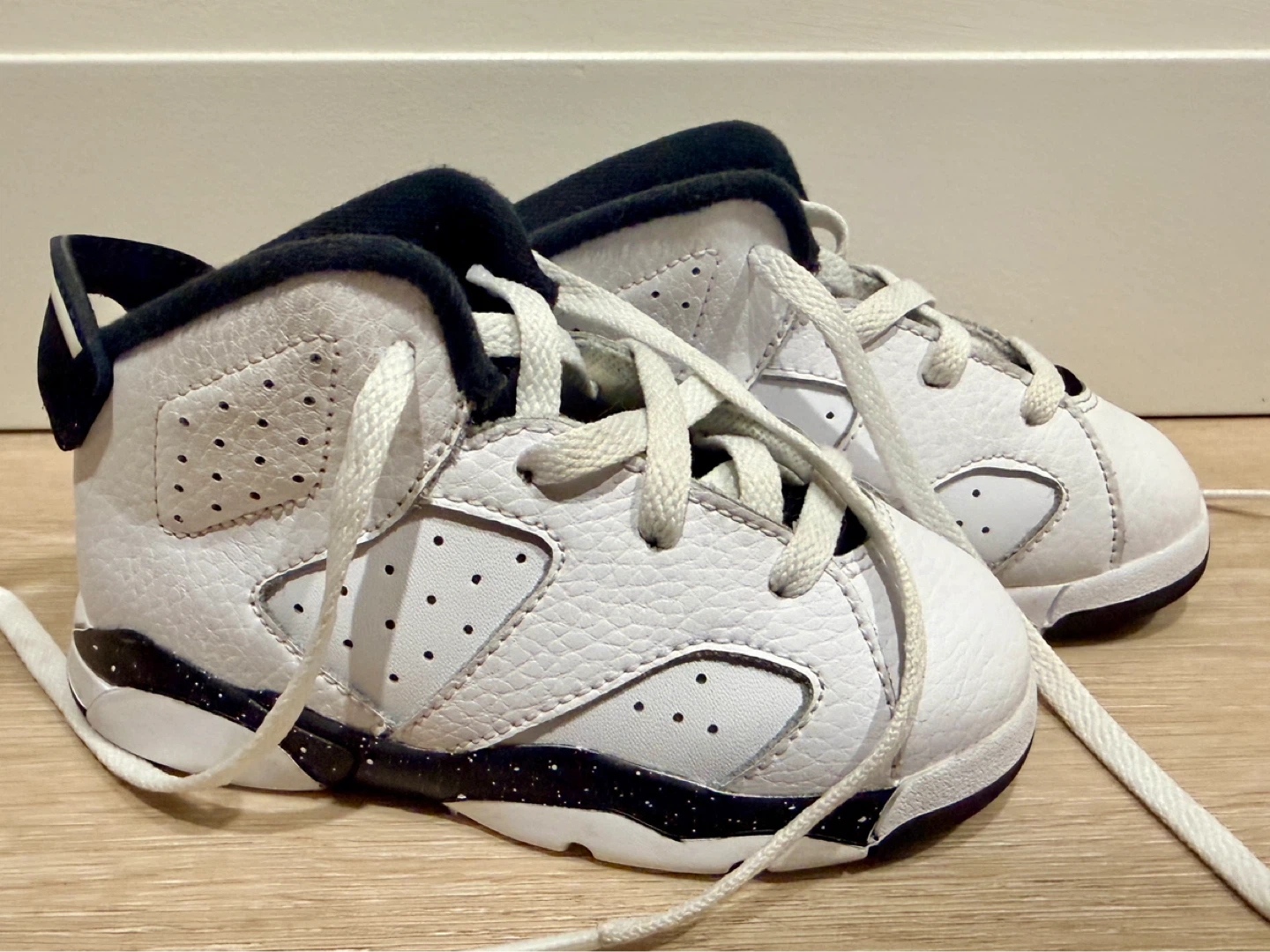 Jordan 6 Retro TD Toddler Shoes White Black Size 8C - photo 4