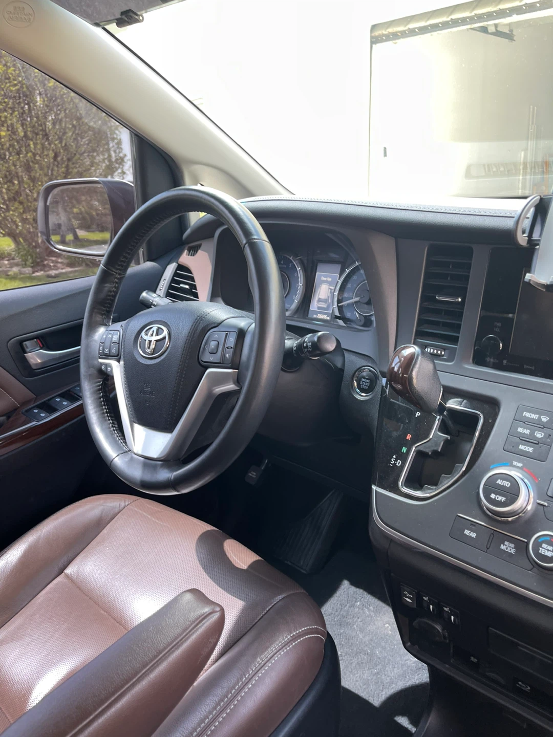 2015 Toyota Sienna  Limited Minivan - photo 3