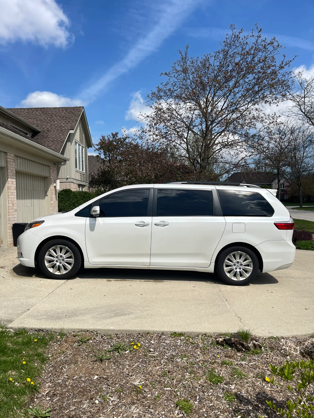2015 Toyota Sienna  Limited Minivan - photo 2