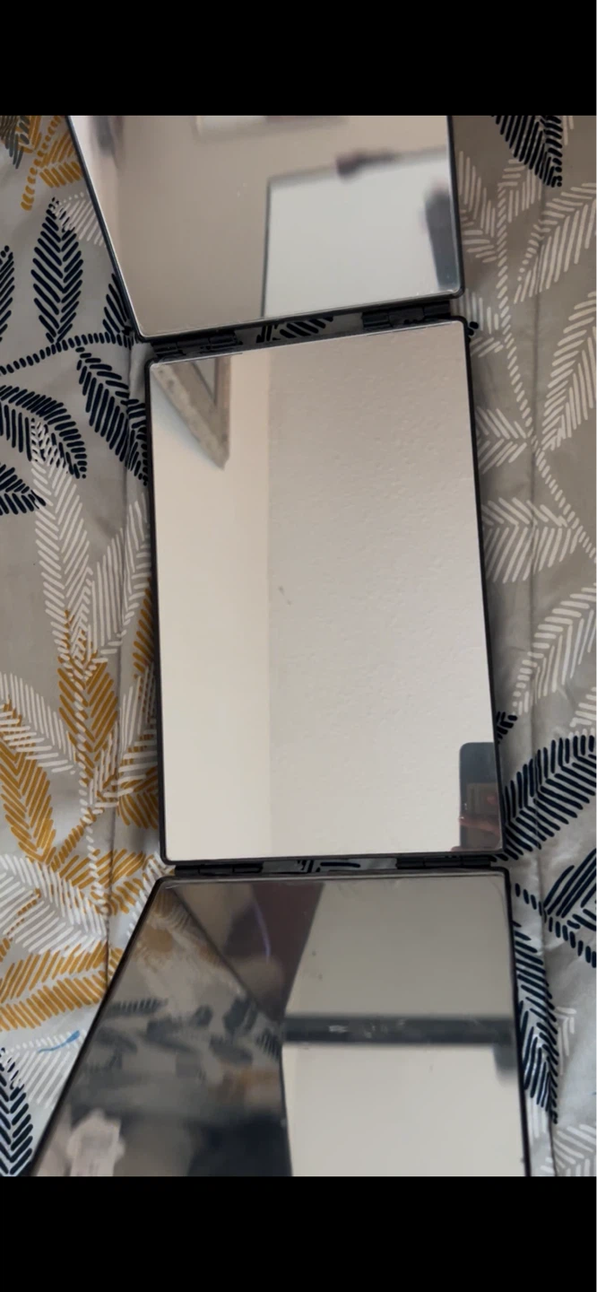 Cosmetic Mirror with 3 Panels - photo 3
