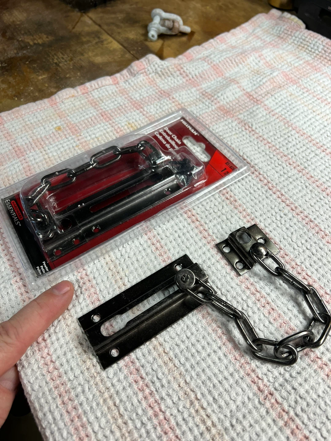 2 Door Chain Latches - photo 2
