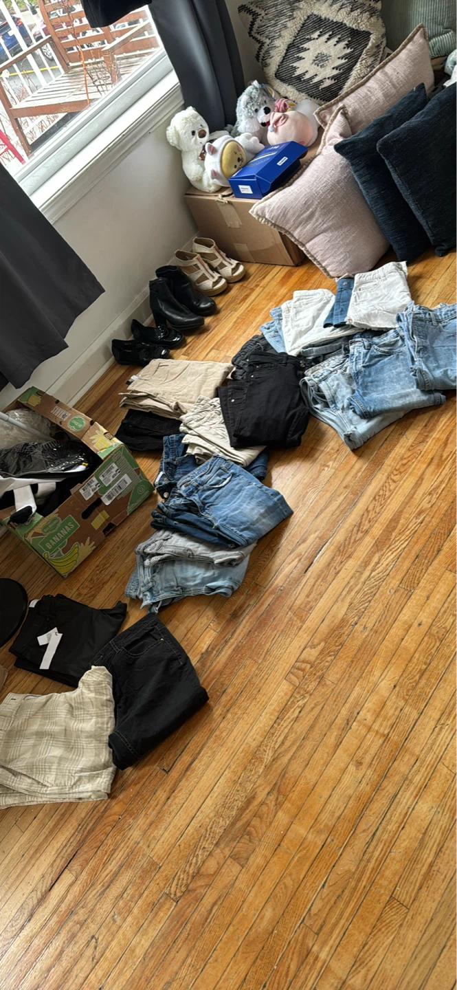 MASSIVE CLOSET DECLUTTERING - photo 2