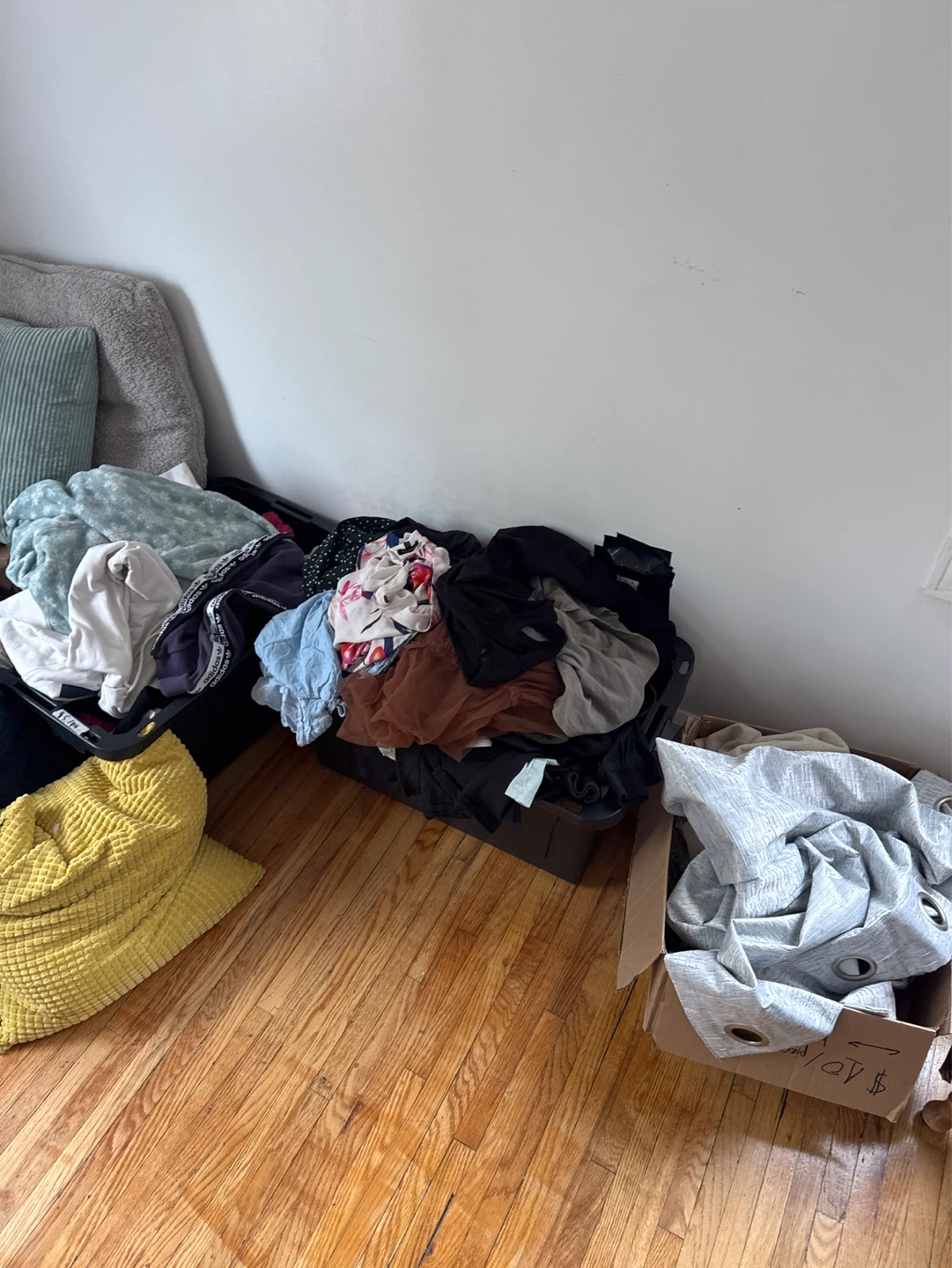 MASSIVE CLOSET DECLUTTERING - photo 3