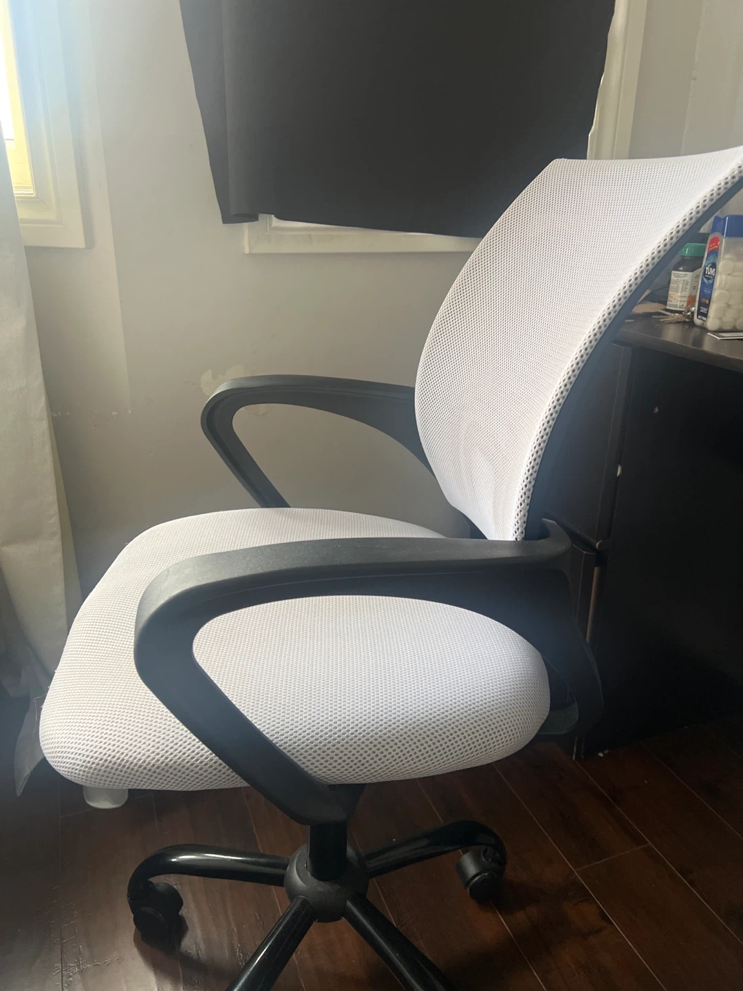 White Mesh Office Chair - photo 4