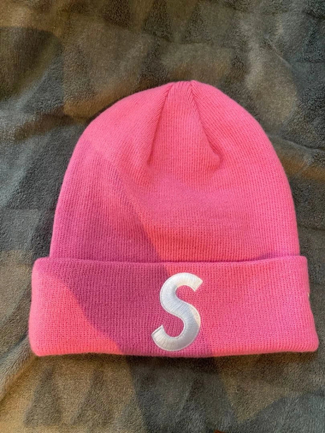 Supreme Pink Beanie fw23 new era
