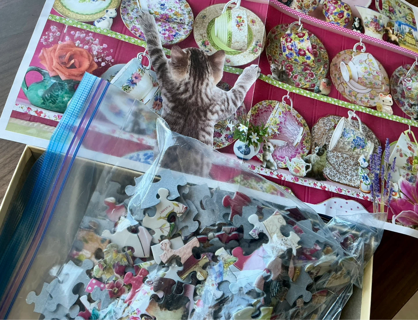Cobble Hill 500 Piece Jigsaw Puzzle - photo 2