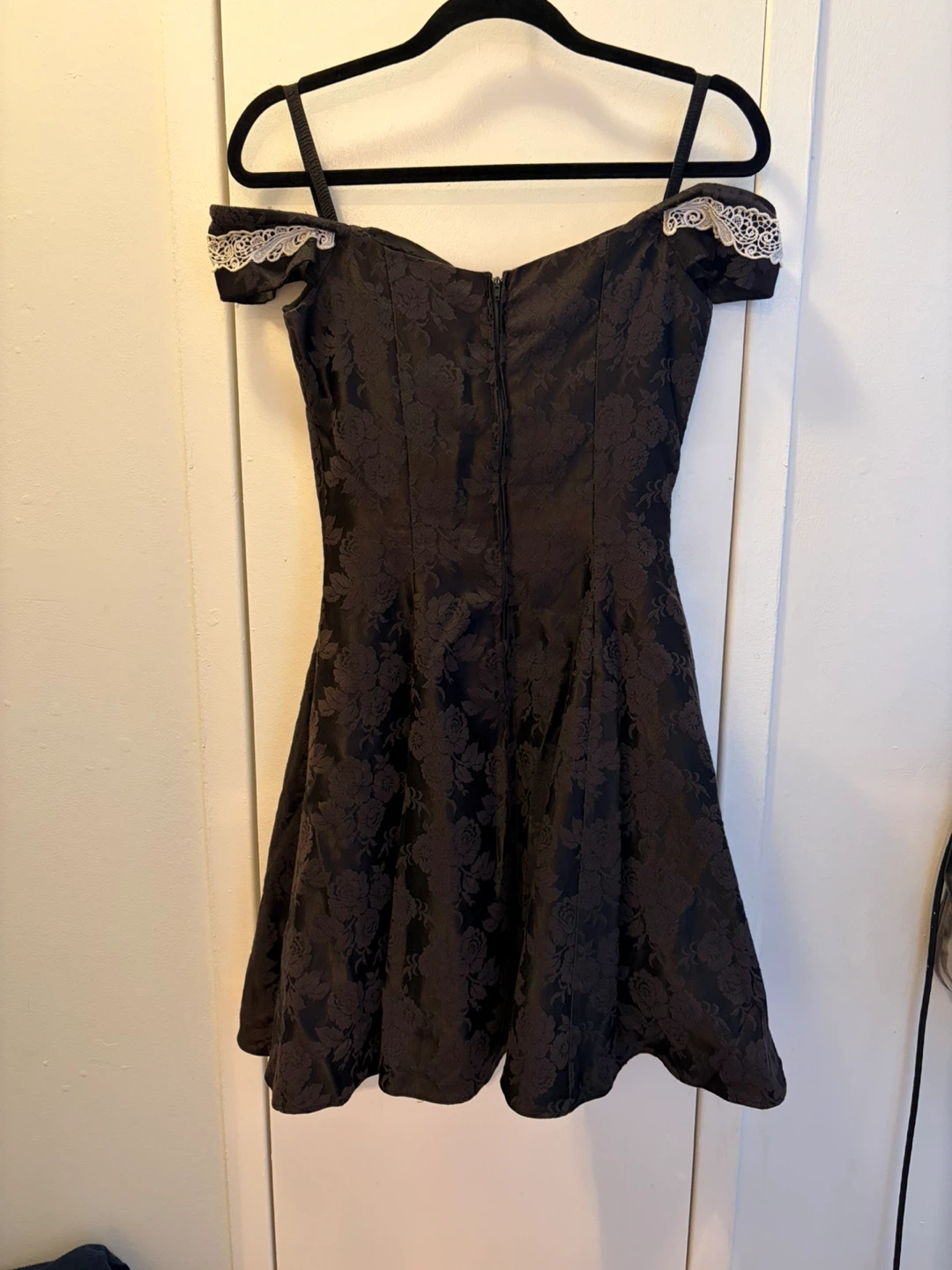 Black flared party dress - photo 3