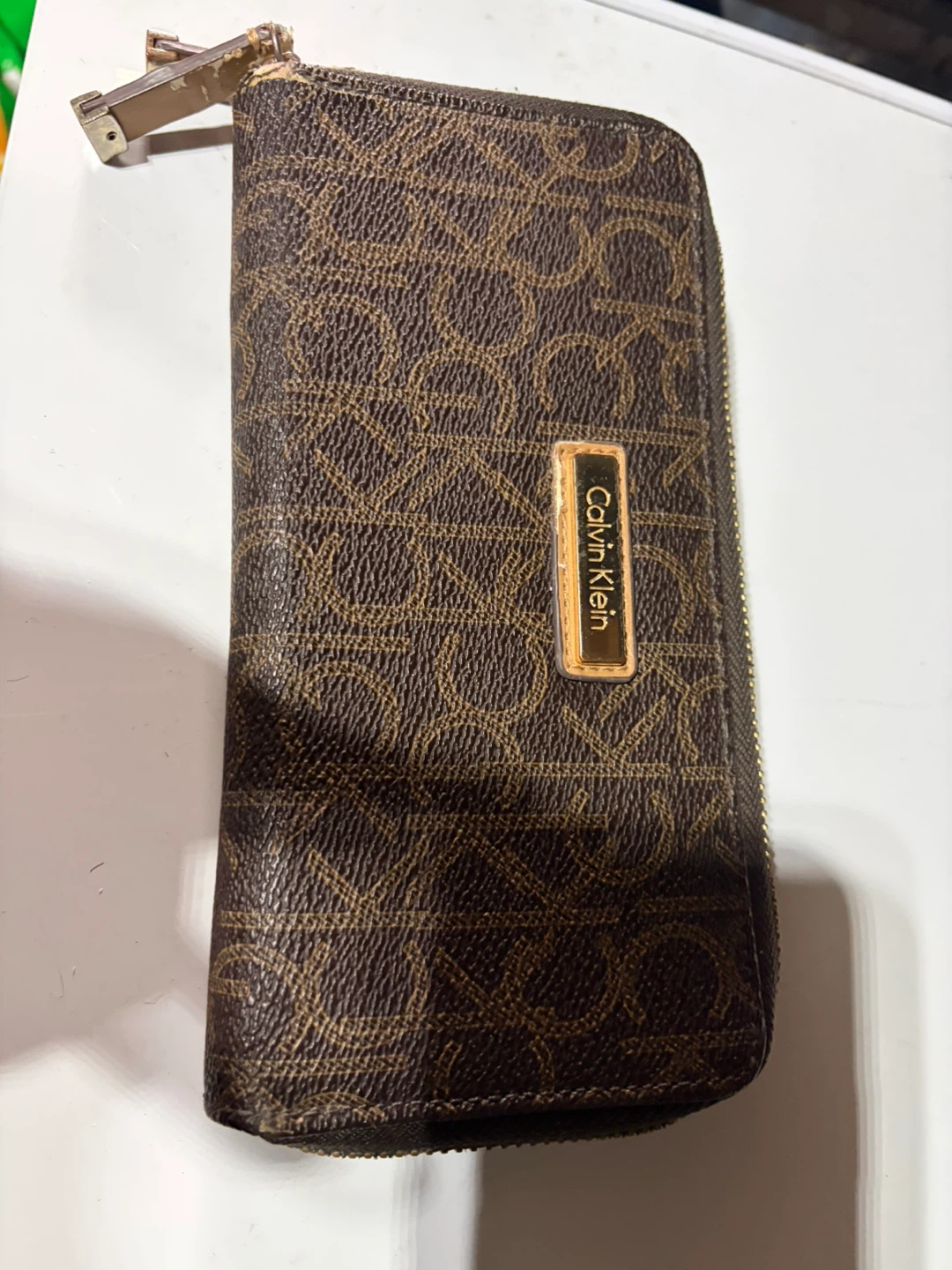 Calvin Klein Zip Around Wallet