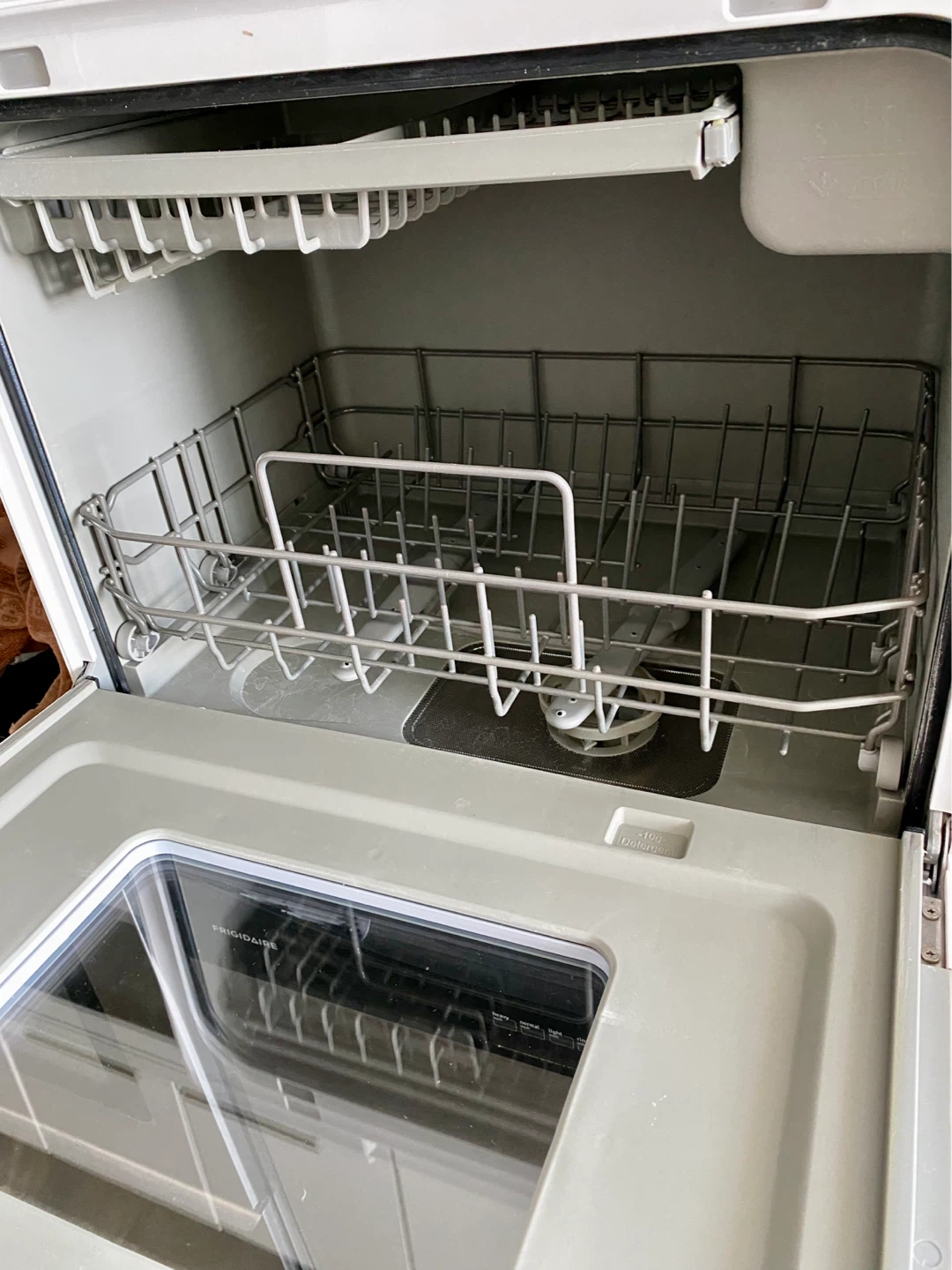 AIRMSEN Countertop Dishwasher Like New! 🌱 - photo 3