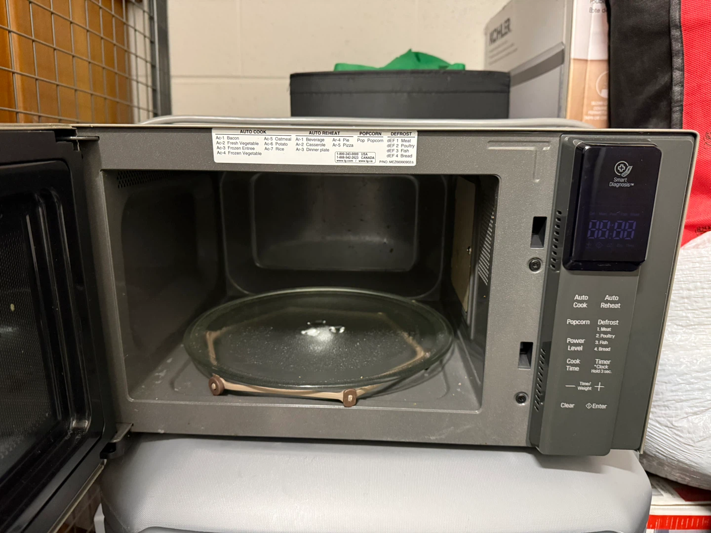 LG Stainless Steel Microwave Oven - photo 2
