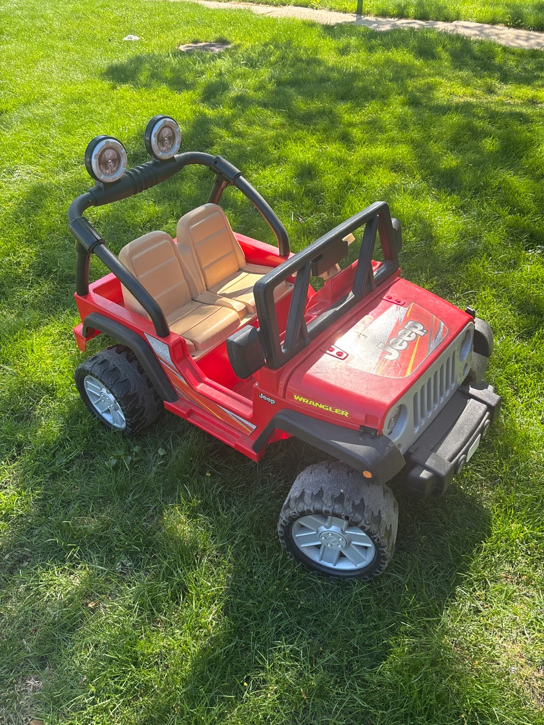 Power wheels Red Jeep Wrangler Ride-On Toy Car
