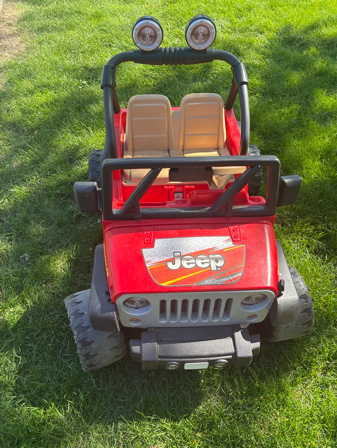 Power wheels Red Jeep Wrangler Ride-On Toy Car - photo 2