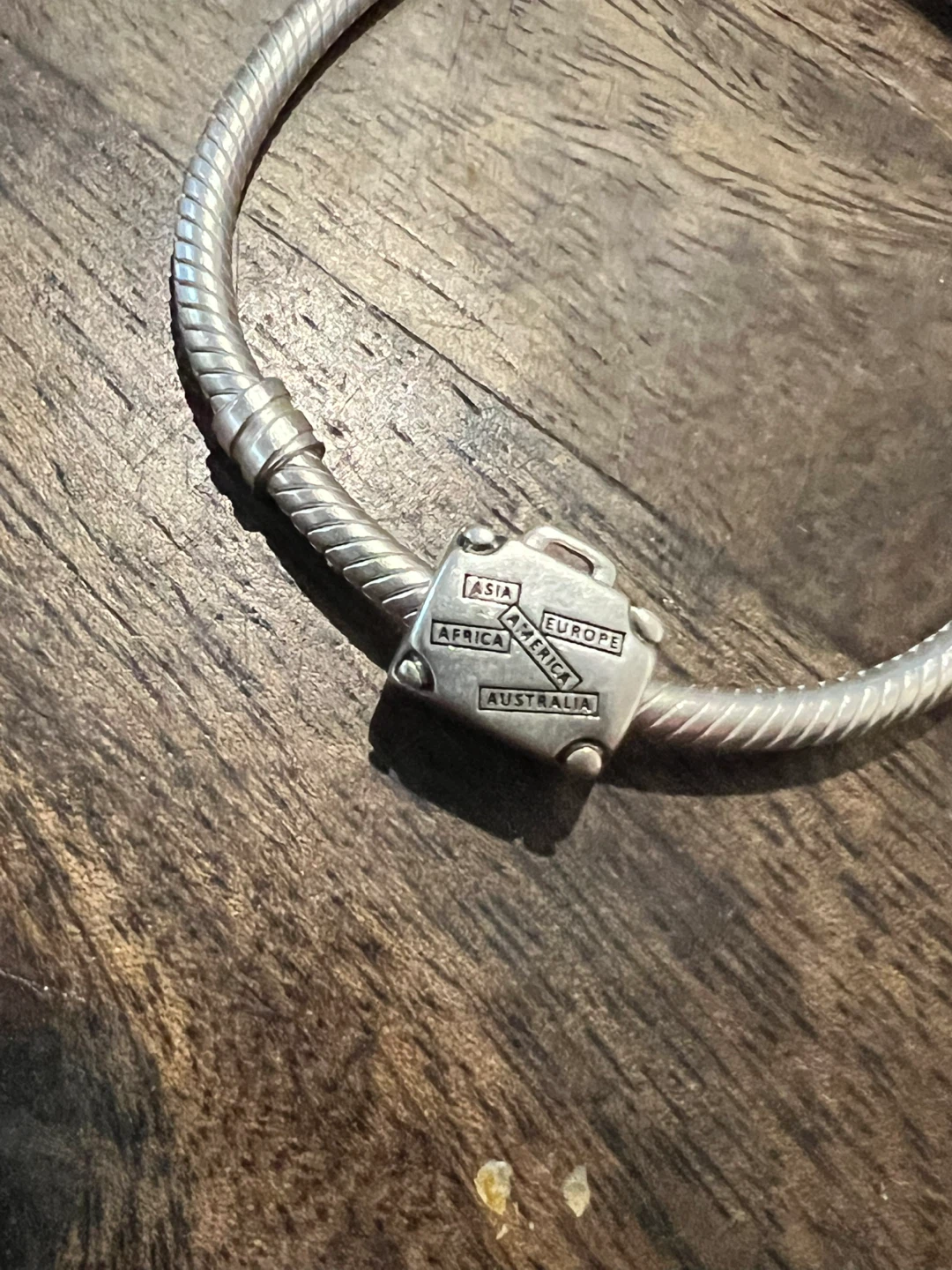 Retired Pandora "I Love To Travel" silver Charm - photo 2