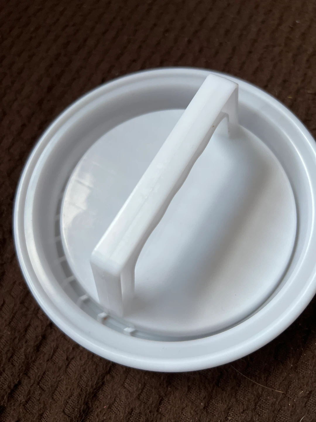White Plastic Round Steamer Basket - photo 2