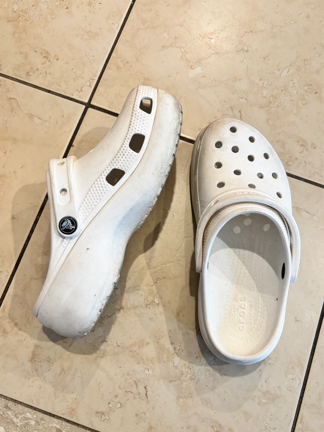 White Crocs Classic Clogs us7 - photo 2